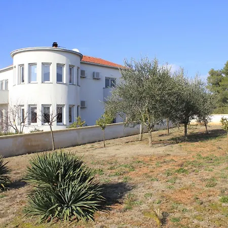 Marin Biograd Na Moru